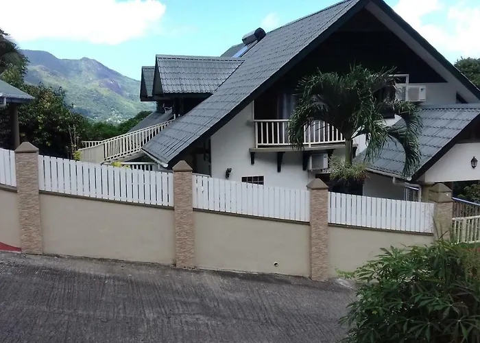 Shay Lyah Self Catering * Victoria